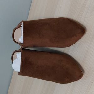 The Drop Faux Suede Mules   Size 6.5  New